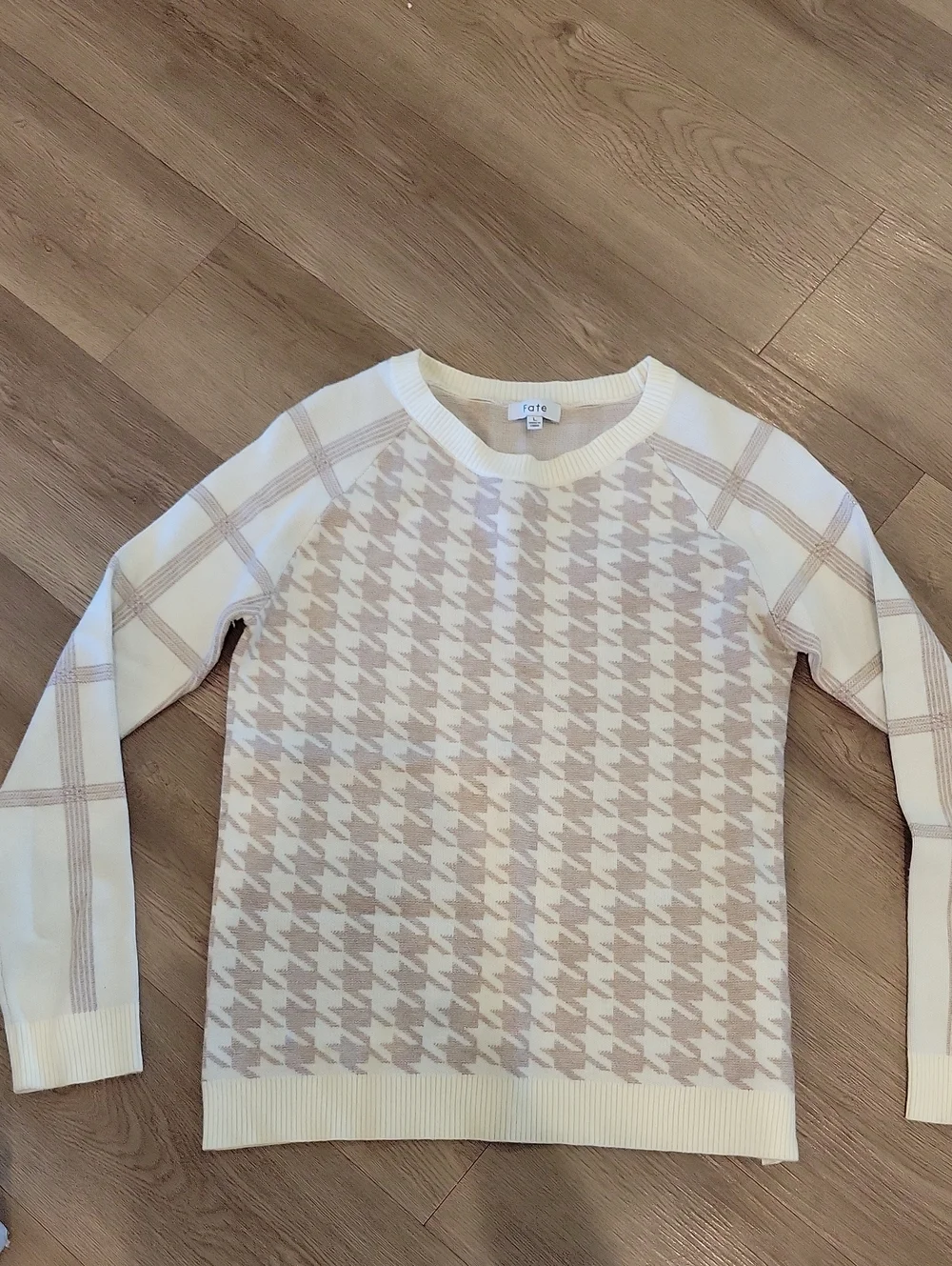 Fate Cream and Beige Houndstooth Raglan Crewneck Sweater